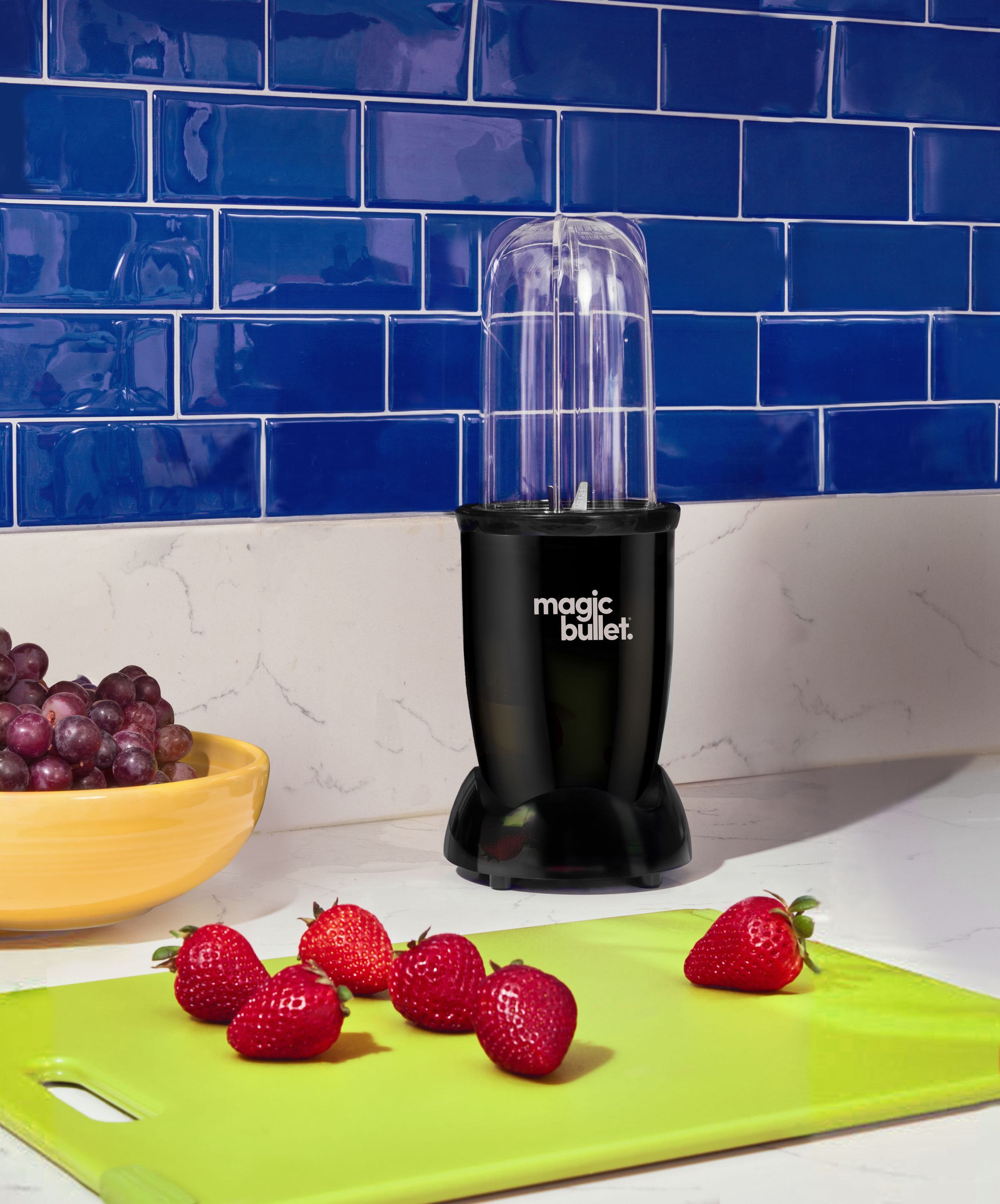 NUTRIBULLET MagicBullet Blender - 200W - 560 ml - Black - 1 Travel Bottle Included - BPA-free MBR04B
