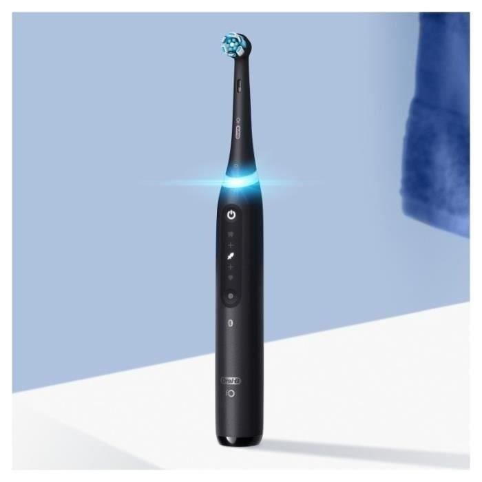 Oral-B iO 5 Electric Toothbrush - Black and White - 2 Brush Heads
