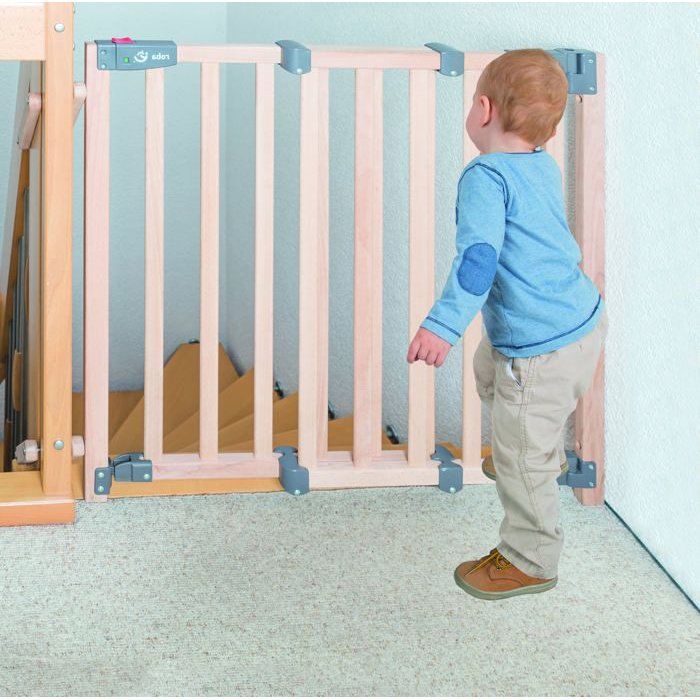 ROBA Safety Up Baby Gate for Stairs - 93.5 to 120.5 cm - Natural Wood - Automatic Closure