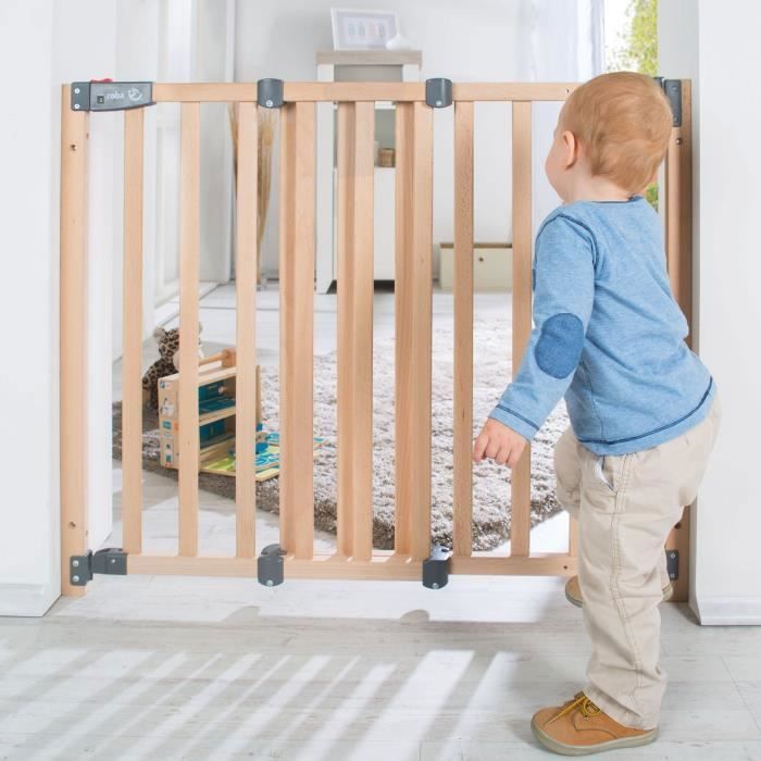 ROBA Safety Up Baby Gate for Doors - 70 to 118.5 cm - Beech Wood - Automatic Magnetic Closure