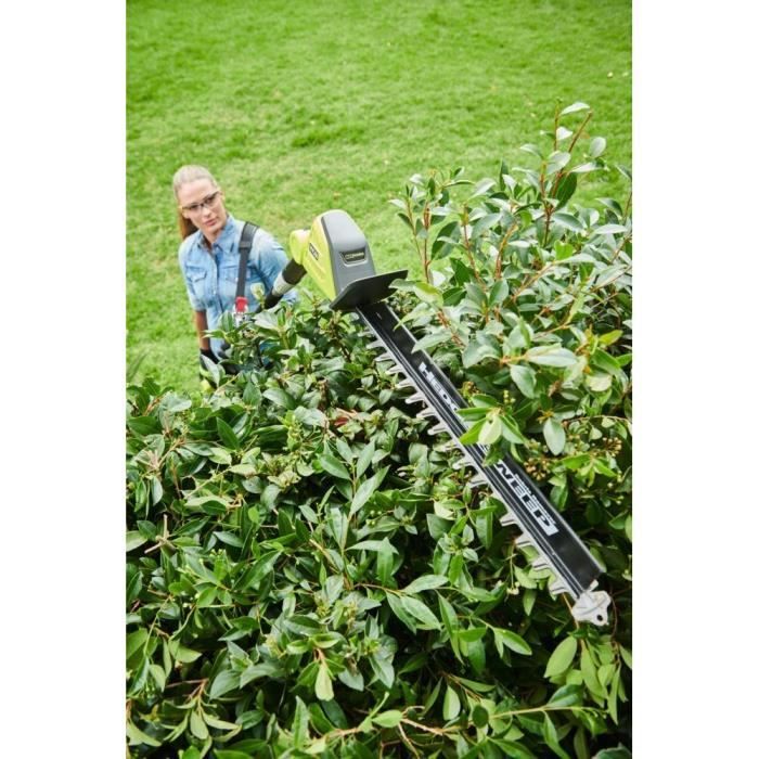 RYOBI 36V MAXPOWER Pole Hedge Trimmer RY36PHT50A-0 - 50 cm Blades - 40 cm Extension Tube