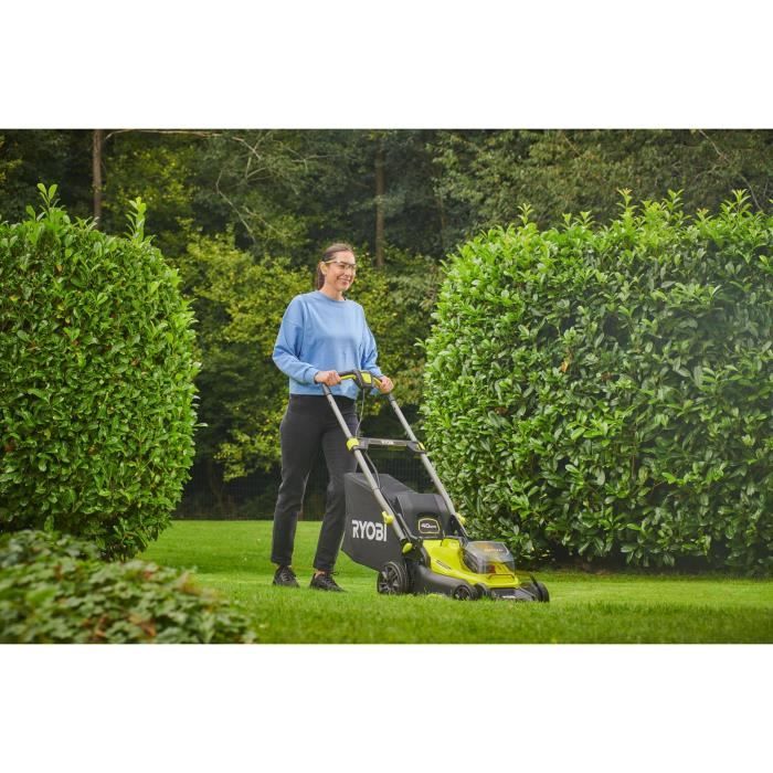 RYOBI - 18V Brushless push lawn mower - 40 cm cutting diameter - collection and mulching - 2 18V 4.0 Ah batteries & charger - RY18LMX40C-240
