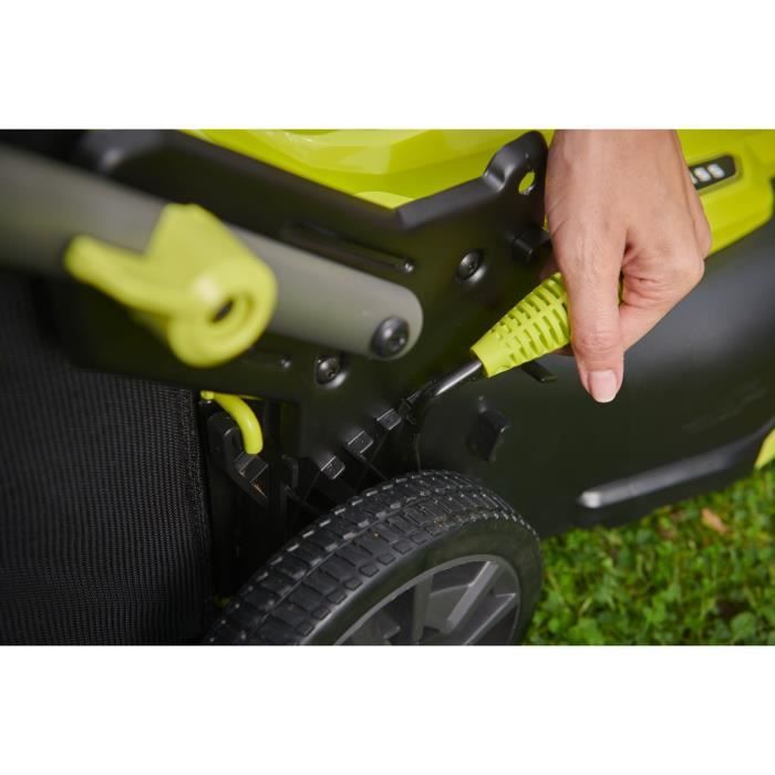 RYOBI - 18V Brushless push lawn mower - 40 cm cutting diameter - collection and mulching - 2 18V 4.0 Ah batteries & charger - RY18LMX40C-240