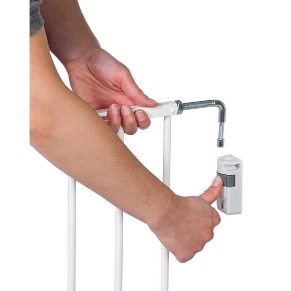 SAFETY 1ST Wall-Fix Safety Barrier - 62 to 102 cm - One-Hand Opening - White Metal