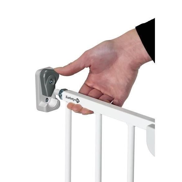 SAFETY 1ST Wall-Fix Safety Barrier - 62 to 102 cm - One-Hand Opening - White Metal