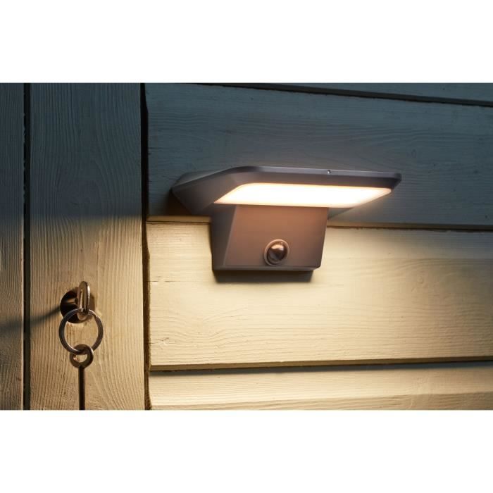 SMART GARDEN Solar Spotlight - Sentry - 800 Lumens - PIR - Outdoor
