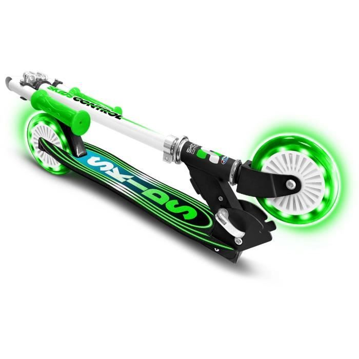 STAMP Folding Scooter SKIDS CONTROL with Light-Up Wheels