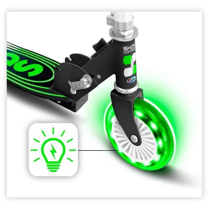 STAMP Folding Scooter SKIDS CONTROL with Light-Up Wheels