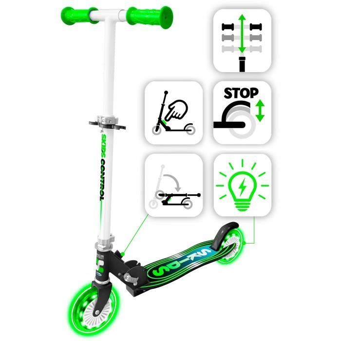 STAMP Folding Scooter SKIDS CONTROL with Light-Up Wheels