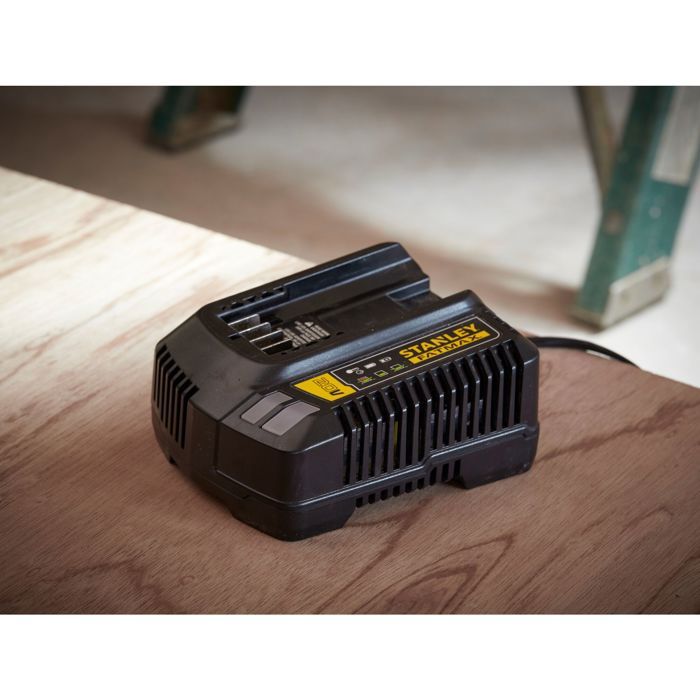 Kit 1 LITHIUM-ION 18V 4Ah battery and 2Ah Charger V20 Range - STANLEY Fatmax SFMCB14M1-QW