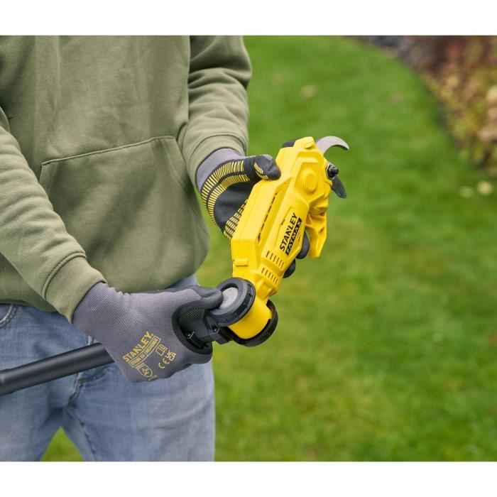 Stanley Fatmax Cordless Pole Pruner + 2Ah Battery + Charger - SFMCPP632D1-QW - 18V