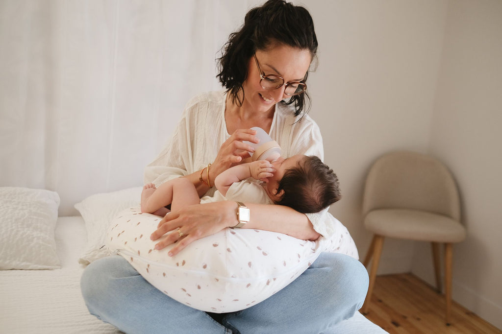 TINEO Maternity Pillow - Cotton Jersey - Ecru/ Hedgehogs