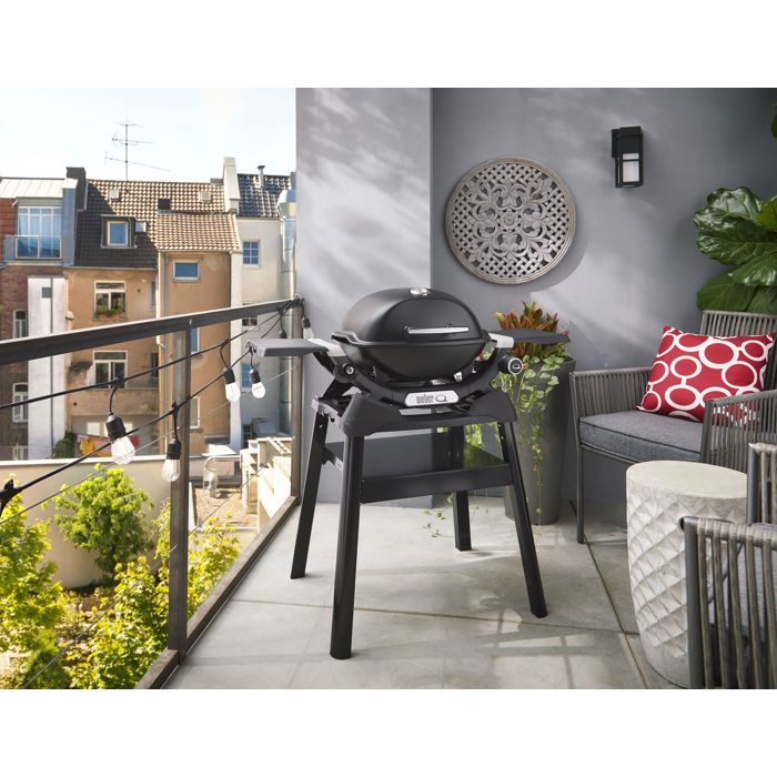 Weber Q1200N Gas Barbecue with Stand - 2.94kW - 1 Burner - Black
