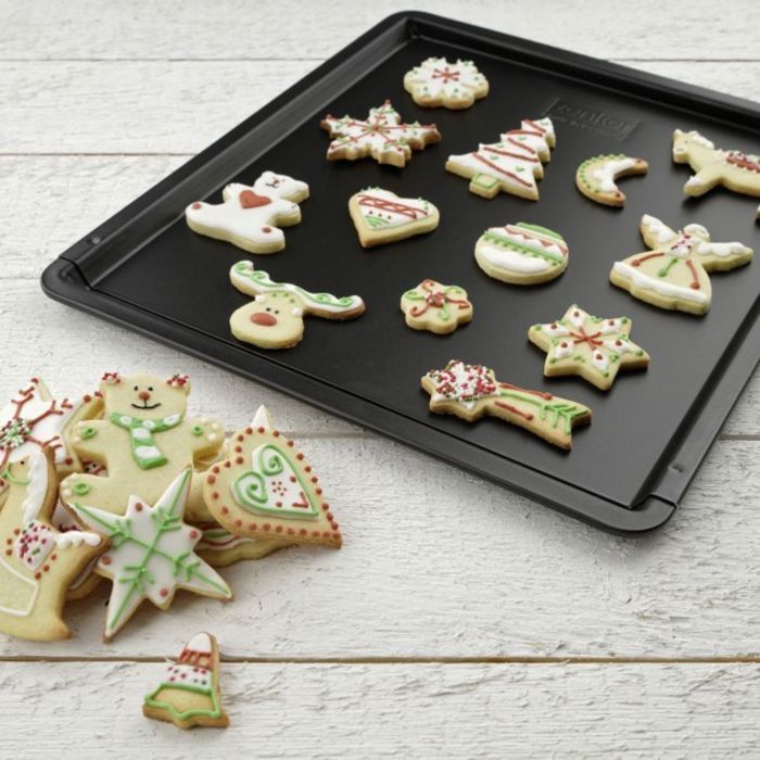 ZENKER Baking Tray Set - Expandable Tray + 10 Cookie Cutters - Stainless Steel - Christmas Shapes