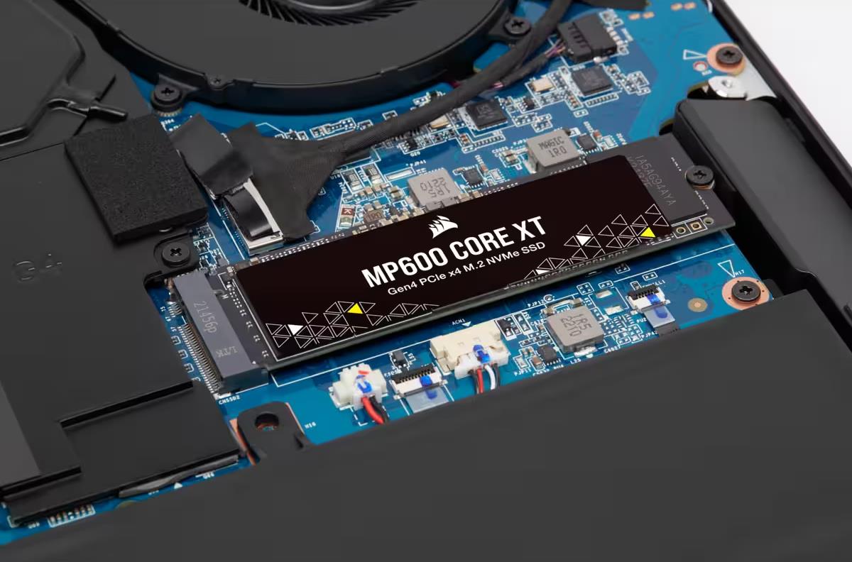 CORSAIR MP600 CORE XT - 4TB SSD - M.2 2280 - PCIe 4.0 x4 (NVMe) (CSSD-F4000GBMP600CXT)