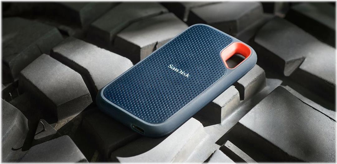 SanDisk Extreme Portable V2 - SSD - 4TB - external - USB 3.2 Gen 2 - Black (SDSSDE61-4T00-G25)