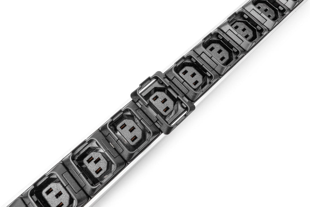 Digitus IT PDU - 1-phase 16A - 24 x C13 - 3 x C19 - 3 m Cable DN-95450