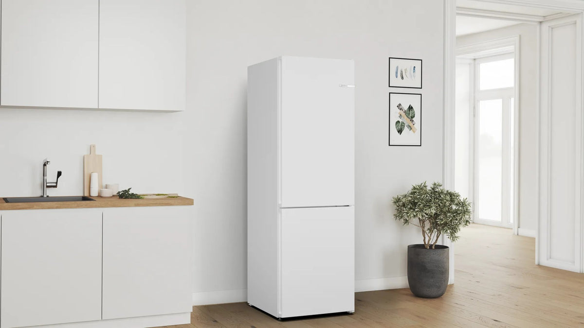 Bosch Serie 4 KGN362WDF Fridge-Freezer 321 L D White