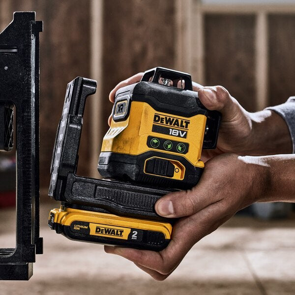 DeWALT Laser Level DCLE34031D1-QW, 40 m Range, 3 Laser Lines, IP54