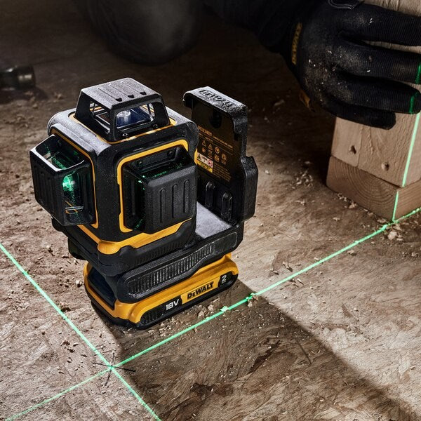 DeWALT Laser Level DCLE34031D1-QW, 40 m Range, 3 Laser Lines, IP54