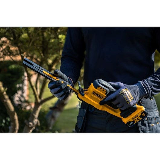 DeWalt Hedge Trimmer DCMHT520N-XJ 18V Cordless Tool 1900 g 530 mm Width 110 mm Length 150 mm Height