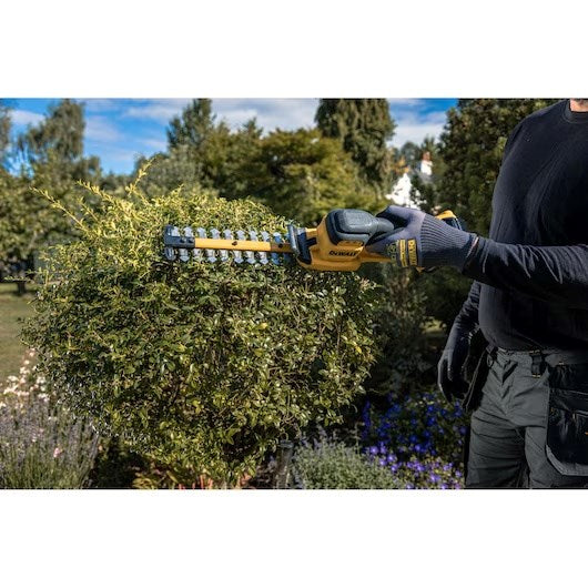 DeWalt Hedge Trimmer DCMHT520N-XJ 18V Cordless Tool 1900 g 530 mm Width 110 mm Length 150 mm Height
