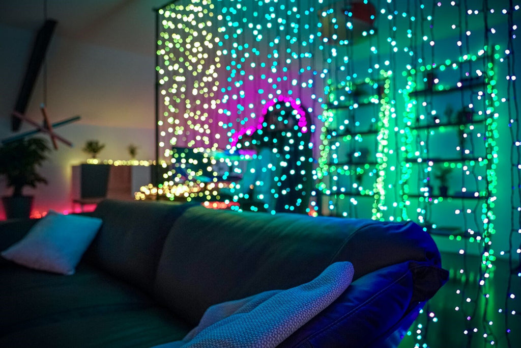 TWINKLY Curtain 210 Intelligent LED Lights 210 LED RGB+W 2.1 m (TWW210SPP-TEU)