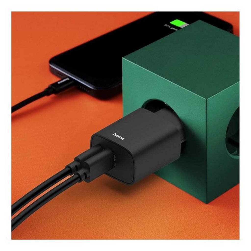 Hama Fast Charger 1x USB-A 1x USB-C PD 30W Black
