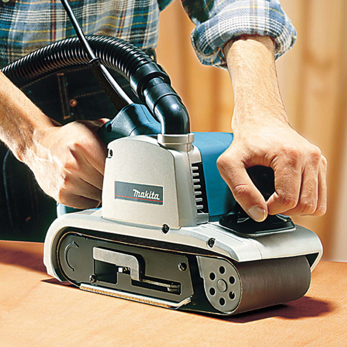 Makita 9403J Belt Sander 1200 W 500 m/min