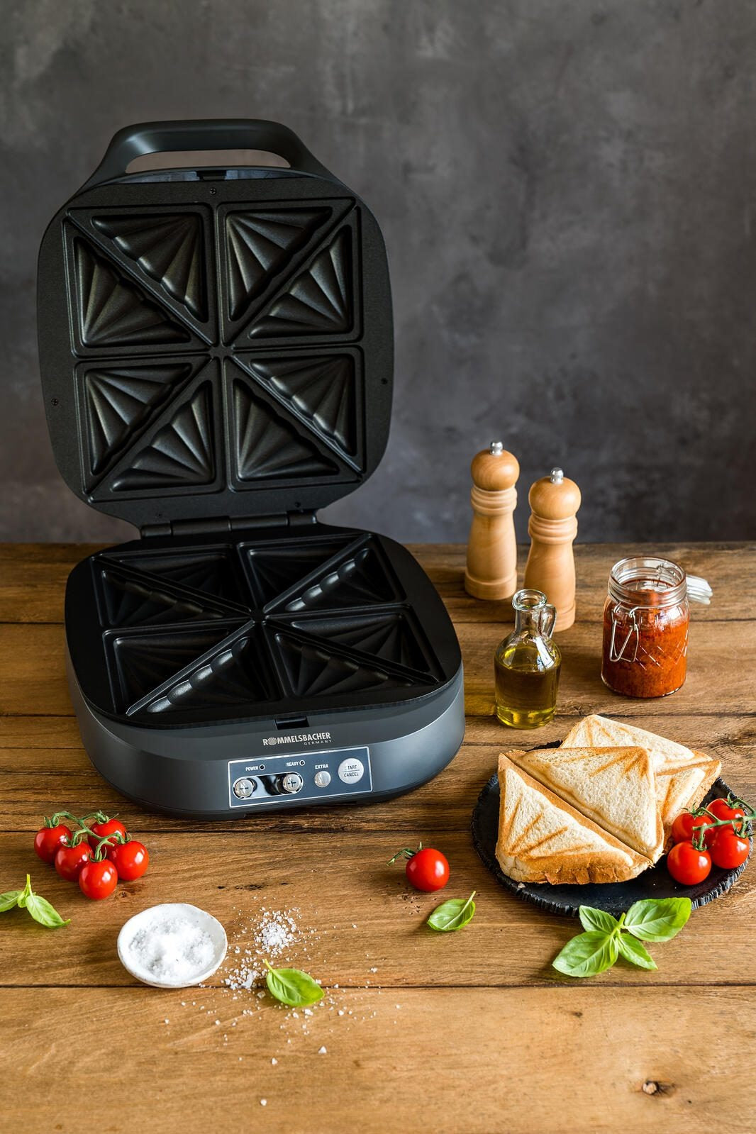 Rommelsbacher ST1800 Sandwich Maker for 4 Large Sandwiches 4-slice