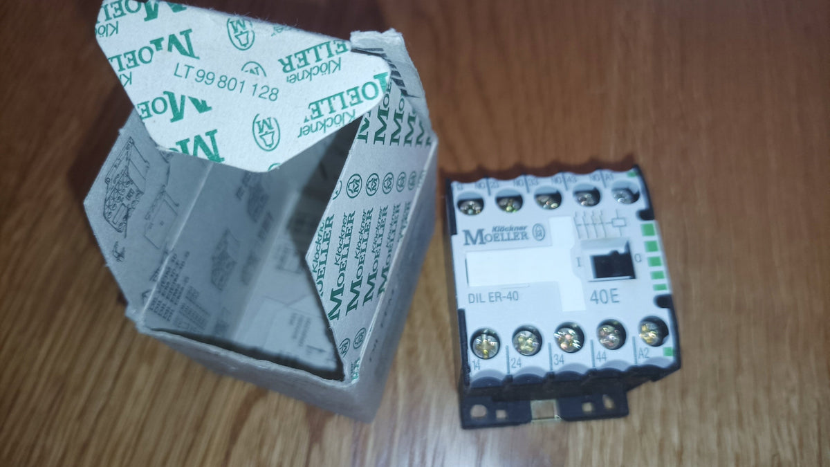 Eaton DILER-40 Power Relay - 24V 50Hz - Black/White 24V50HZ