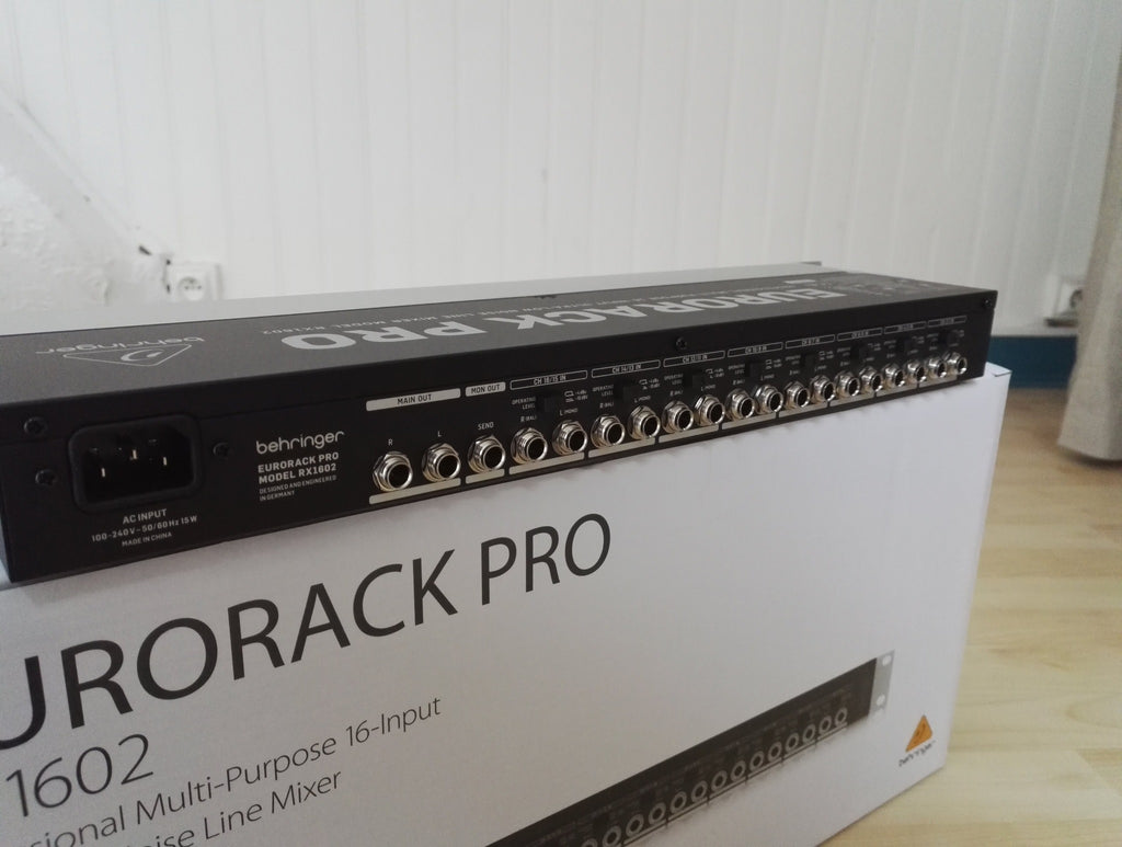 Behringer RX1602 V2 Rack Mixer