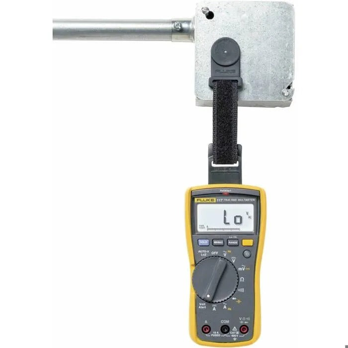 Fluke 117 Handheld Multimeter, Calibrated (ISO), Digital, CAT III, 600 V, Display (Counts): 6000 (2583647-ISO)