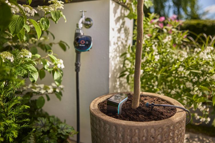 GARDENA 19033-20 smart Water Control Irrigation Controller (19033-20)