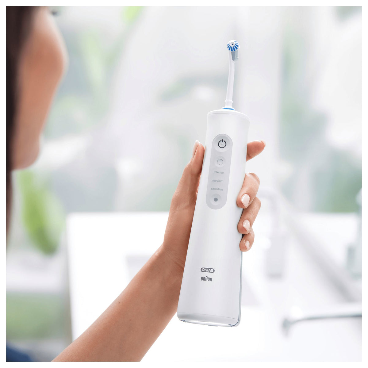 Oral-B AquaCare 6 Pro-Expert Water Flosser 0.15 L (436294)