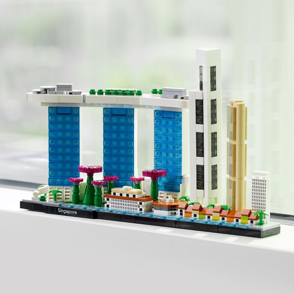 LEGO® Architecture 21057 Singapore Skyline Model
