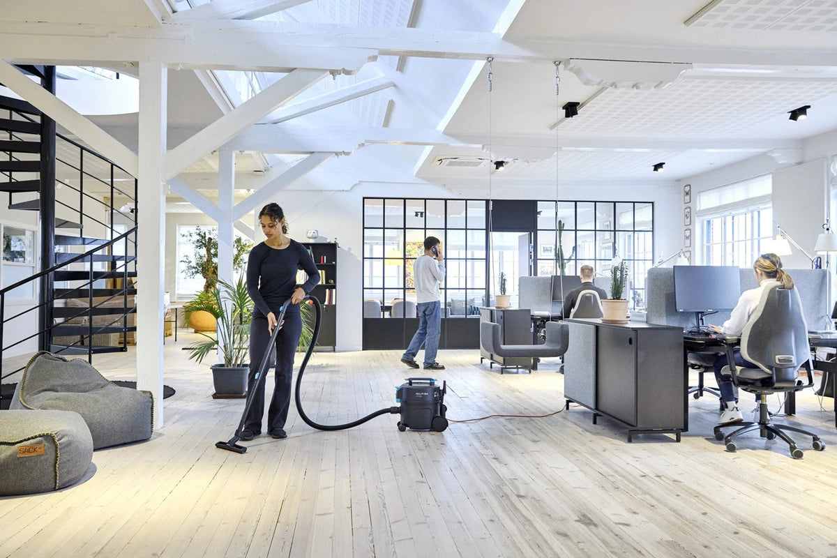 NILFISK Vacuum Cleaner 700 W 10 L HEPA 107421144