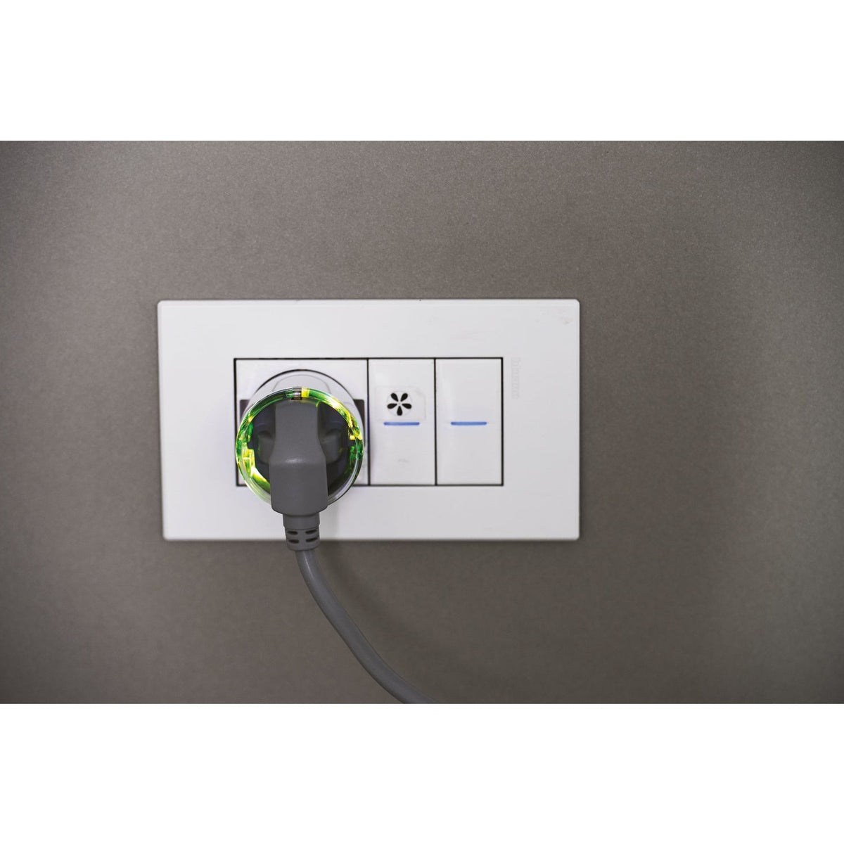 Nice Plug-Control F Smart Socket (Plug-Control F 868.4 MHz)