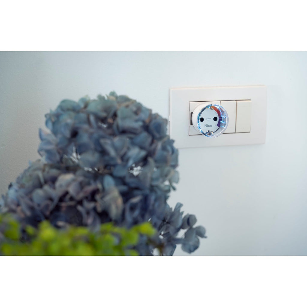 Nice Plug-Control F Smart Socket (Plug-Control F 868.4 MHz)