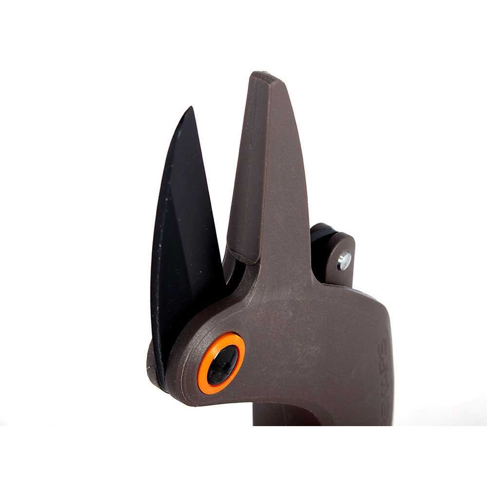 Fiskars 1073082 Solid Garden Shears, Durable Blades for Efficient Cutting