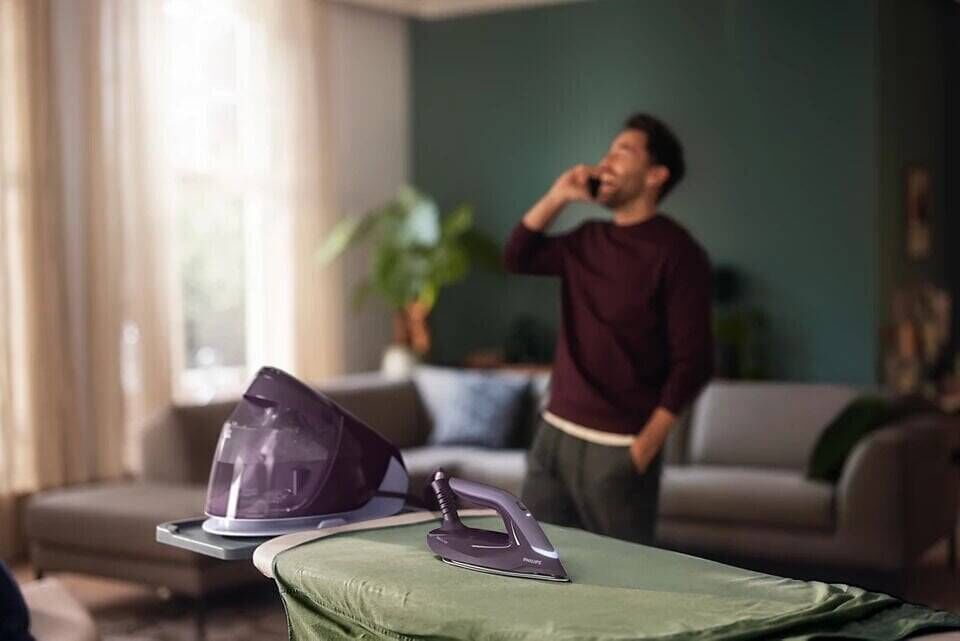 Philips PSG7150/30 PerfectCare Steam Ironing Station, Violet