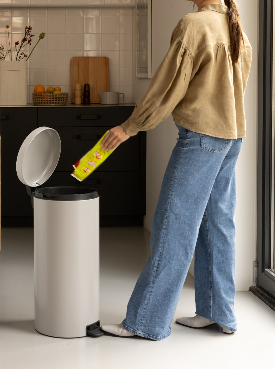 Brabantia Newicon 30 L Pedal Bin Soft Grey 254949