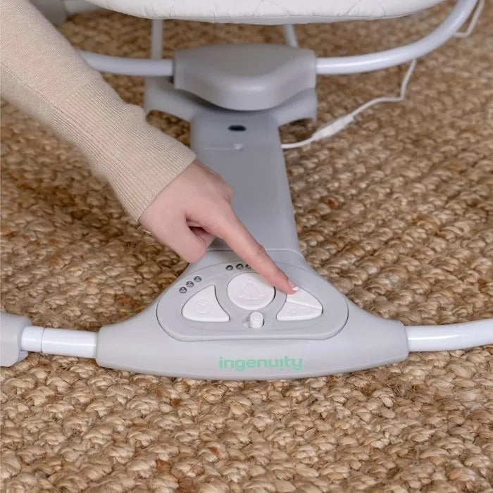 Ingenuity Cozy Spot Elektrische babyschommel met houten