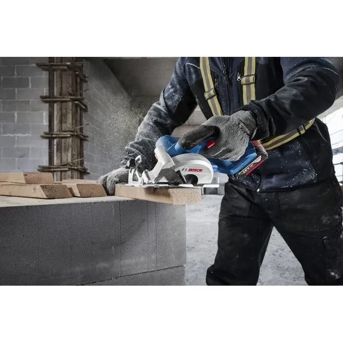 BOSCH PROFESSIONAL Circular Saw - Compact Design