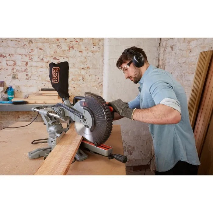 BLACK + DECKER Miter Saw - 85 cm Length - 54 cm Width - 43 cm Height - 18610 g
