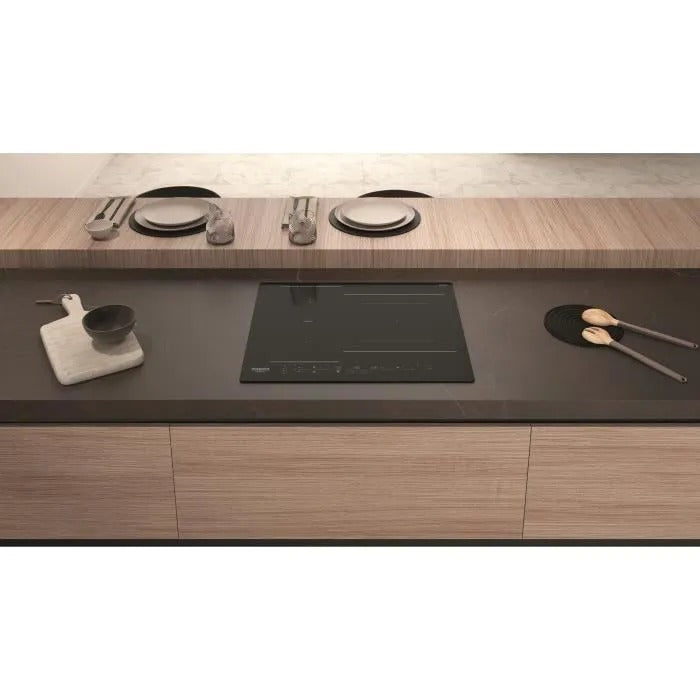 HOTPOINT Induction Hob - 3 Zones - 59 x 51 cm - HB2760BNE - 7200W - Black