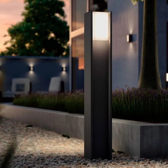 PHILIPS HUE Garden Lamp Post - Outdoor Lighting - 81 cm Length - 3500 g