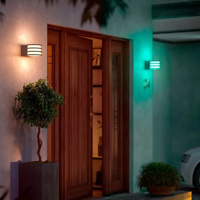 PHILIPS HUE Outdoor Wall Light 25 cm x 20 cm x 16 cm - 5480 g